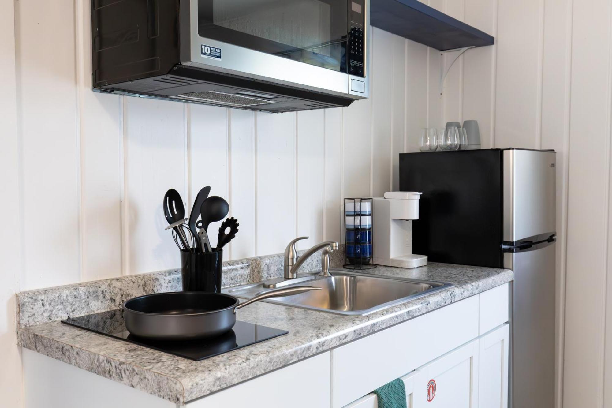 Anchor Bay Inn And Suites Sandusky Bilik gambar